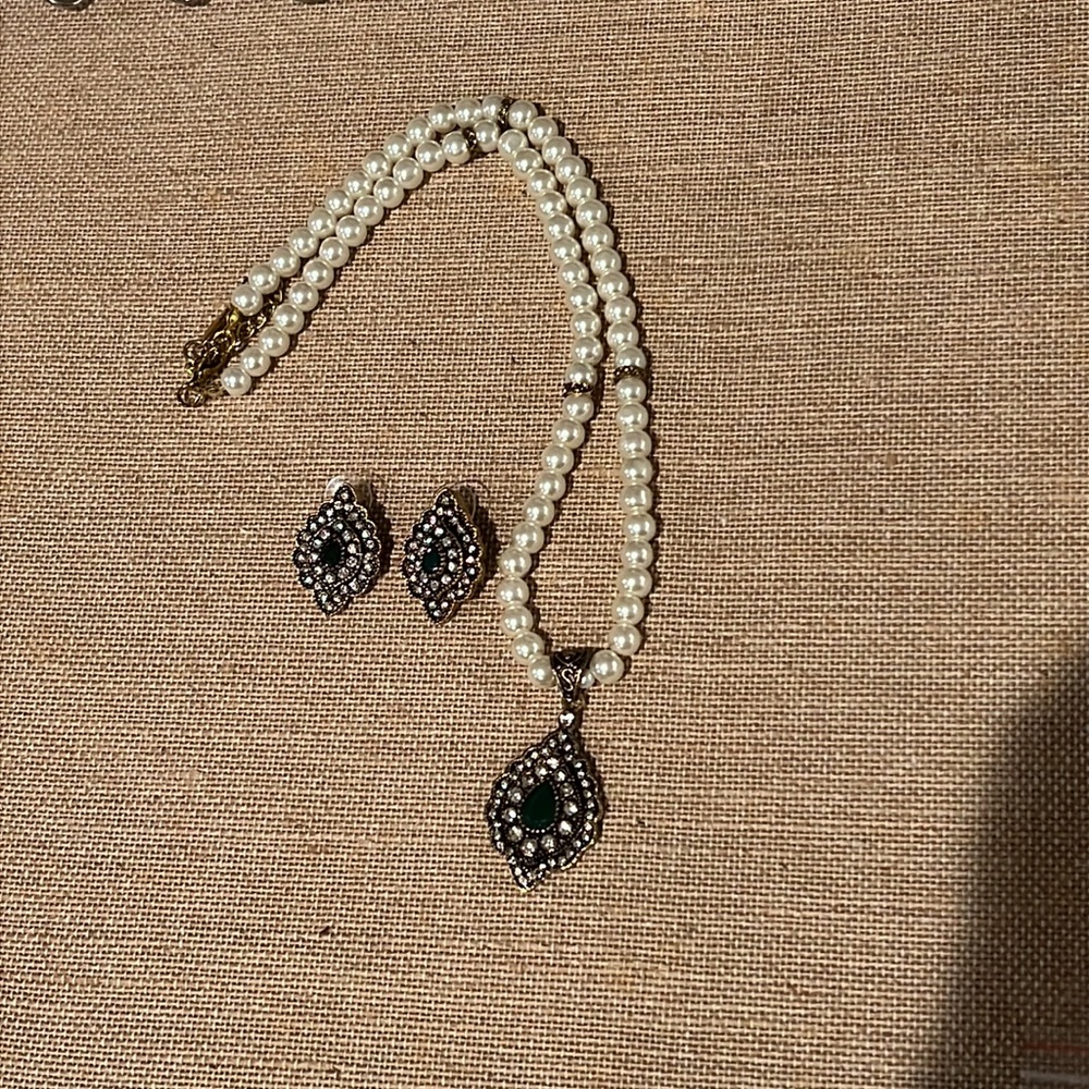 Vintage beautiful Pearl green stone necklace and earrings set
